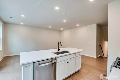 624 Sadie Circle, New Brunswick, NJ 08901 - Photo 18