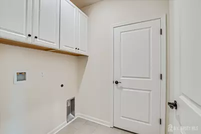 624 Sadie Circle, New Brunswick, NJ 08901 - Photo 32