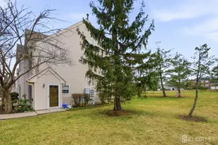 25 Colleen Ct, South Brunswick Township, NJ 08824 - Photo 2