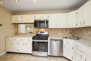 374 Constitution Cir, North Brunswick Township, NJ 08902 - Photo 4