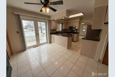 35 Thompson Avenue, Fords, NJ 08863 - Photo 6