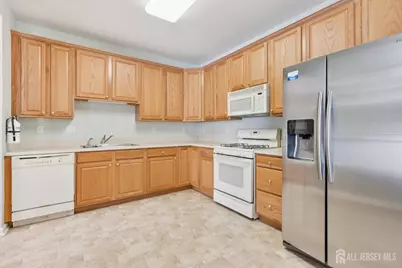 375 Saint Andrews Place, Manalapan Township, NJ 07726 - Photo 10