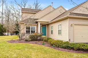 109 Fontaine Ct, Monroe Township, NJ 08831 - Photo 2