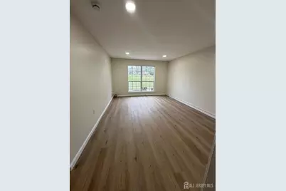 32 Columbus Drive, Franklin Township, NJ 08823 - Photo 18