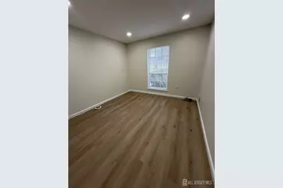 32 Columbus Drive, Franklin Township, NJ 08823 - Photo 14