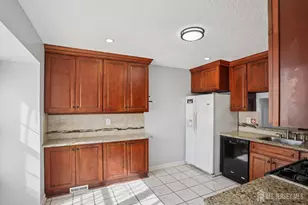 204 Hampshire Ct, Piscataway Township, NJ 08854 - Photo 8