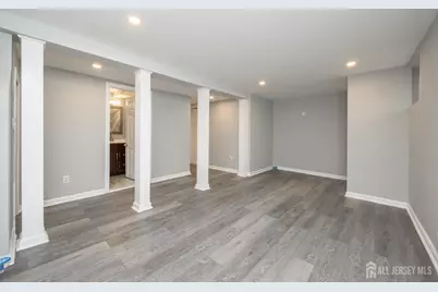 160 Carteret Avenue, Carteret, NJ 07008 - Photo 16