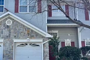 39 Rozalyn Ln, South Amboy, NJ 08879 - Photo 2