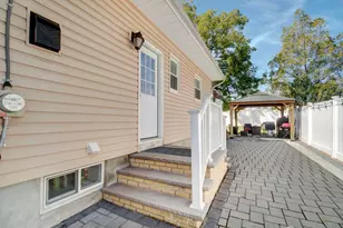 17 Thelma Ct, Colonia, NJ 07067 - Photo 26