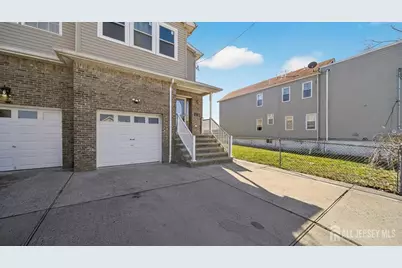 532 Hartford Street, Perth Amboy, NJ 08861 - Photo 2