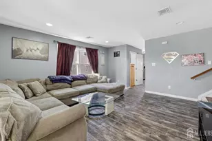 532 Hartford St, Perth Amboy, NJ 08861 - Photo 4