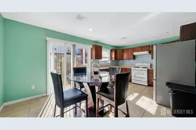 532 Hartford Street, Perth Amboy, NJ 08861 - Photo 6