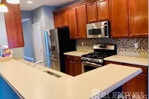 13 Roosevelt Ave, Carteret, NJ 07008 - Photo 8