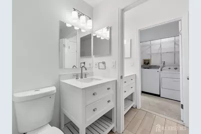 7 Farragut Square, Howell Township, NJ 07728 - Photo 16