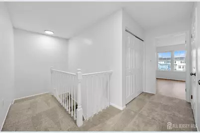 7 Farragut Square, Howell Township, NJ 07728 - Photo 10