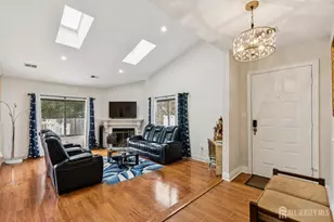 92 Lexington Cir, Old Bridge Township, NJ 07747 - Photo 10