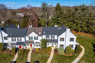 1704 Deerfield Dr, Edison, NJ 08820 - Photo 4