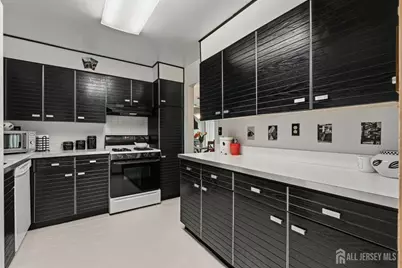 274 Bath Avenue #23, Long Branch, NJ 07740 - Photo 2