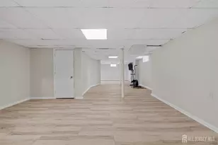 8 Danny Ct, North Brunswick Township, NJ 08902 - Photo 44