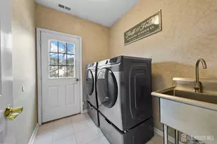 10 Gillian Dr, South Brunswick Township, NJ 08824 - Photo 48