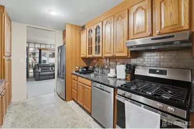 27 Glenville Road, Edison, NJ 08817 - Photo 4