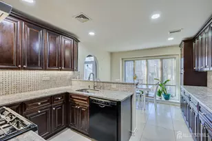 36 Ravenswood Ct, Edison, NJ 08820 - Photo 12