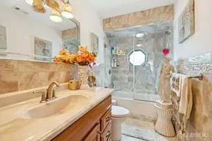 8 Monaghan Rd, Edison, NJ 08817 - Photo 18