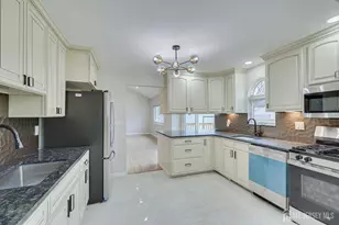22 Price Dr, Edison, NJ 08817 - Photo 14