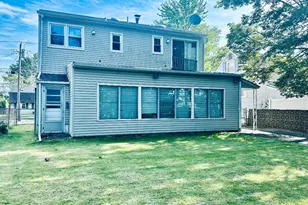 41 W Henry Pl W, Iselin, NJ 08830 - Photo 4