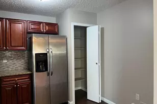 478 Witney Ct, North Brunswick Township, NJ 08902 - Photo 2