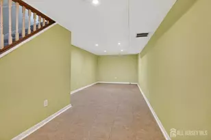 16 Beechtree Ln, Plainsboro Township, NJ 08536 - Photo 12