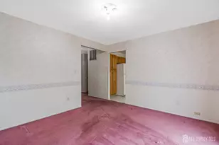 1 Tree Top Rd, Middlesex, NJ 08846 - Photo 8