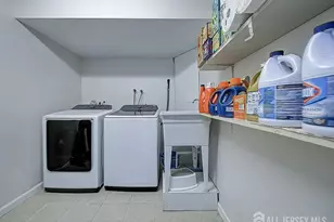 351 Bowler Ct, Piscataway Township, NJ 08854 - Photo 30