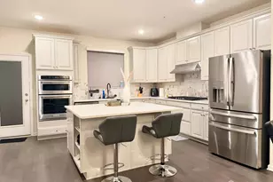 338 South Dr, North Brunswick Township, NJ 08902 - Photo 6