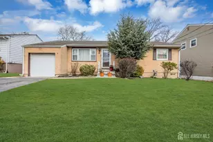 14 Hastings Pl, Carteret, NJ 07008 - Photo 4