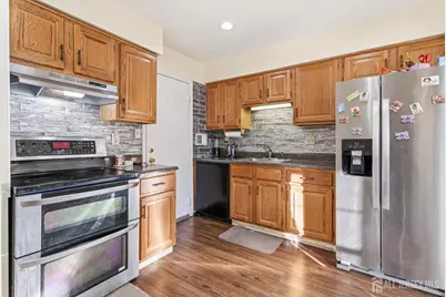 29 Exeter Court, Franklin Township, NJ 08873 - Photo 10