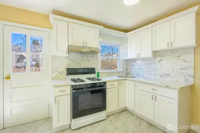 537 Alice Place, Woodbridge Township, NJ 07095 - Photo 6