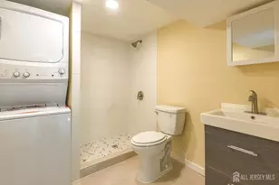 537 Alice Pl, Woodbridge Township, NJ 07095 - Photo 10