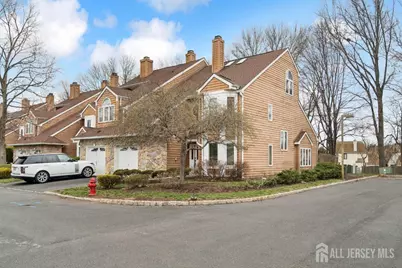 118 Coppertree Court, Edison, NJ 08820 - Photo 2