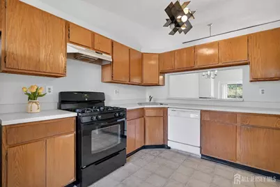 334 Wycoff Way, East Brunswick Township, NJ 08816 - Photo 10