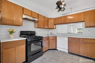 334 Wycoff Way, East Brunswick Township, NJ 08816 - Photo 10