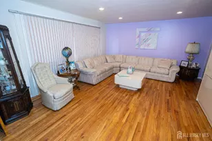 2 Wisz Pl, Sayreville, NJ 08872 - Photo 2
