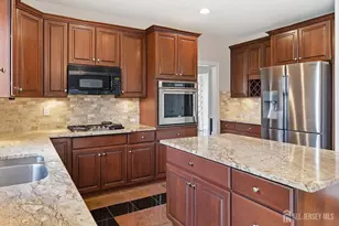 14 E Barnyard Ct, Plainsboro Township, NJ 08536 - Photo 24