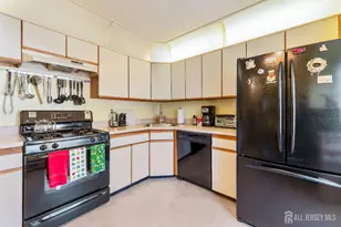 4 Daniel Dr, Franklin Township, NJ 08823 - Photo 12