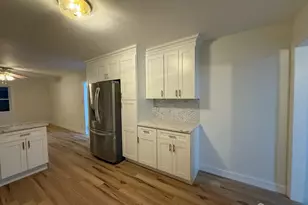 126 N Lakeside Dr N, Piscataway Township, NJ 08854 - Photo 2