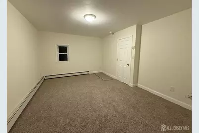 126 N Lakeside Drive N, Piscataway Township, NJ 08854 - Photo 4