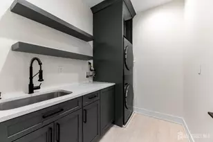 8 Winthrop Ct, East Brunswick Township, NJ 08816 - Photo 16