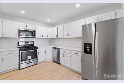 195 Darwin Lane, North Brunswick Township, NJ 08902 - Photo 4