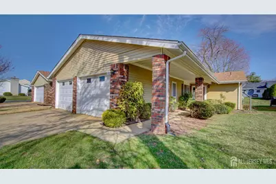 370-B Duranta Plaza, Monroe Township, NJ 08831 - Photo 2