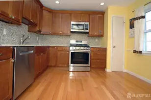 4 White Oaks Dr, Sayreville, NJ 08872 - Photo 12